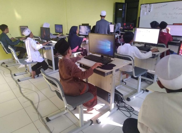 Pesantren Ashhaburratib Al Madani Depok | Pesantren › LADUNI.ID - Layanan  Dokumentasi Ulama dan Keislaman